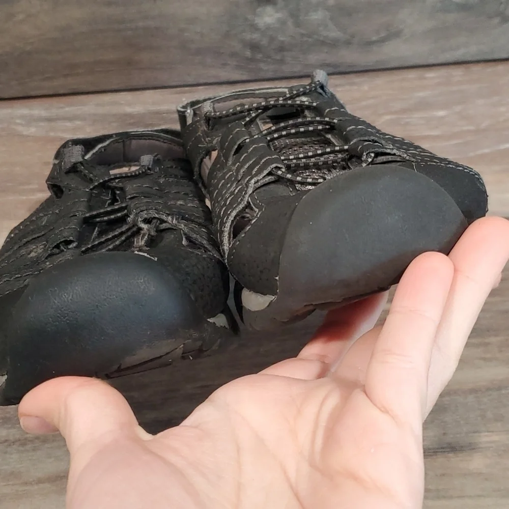 Eddie Bauer outdoor boys shoes hiking Sandals sz 4